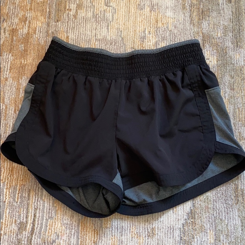 Head shorts with lining